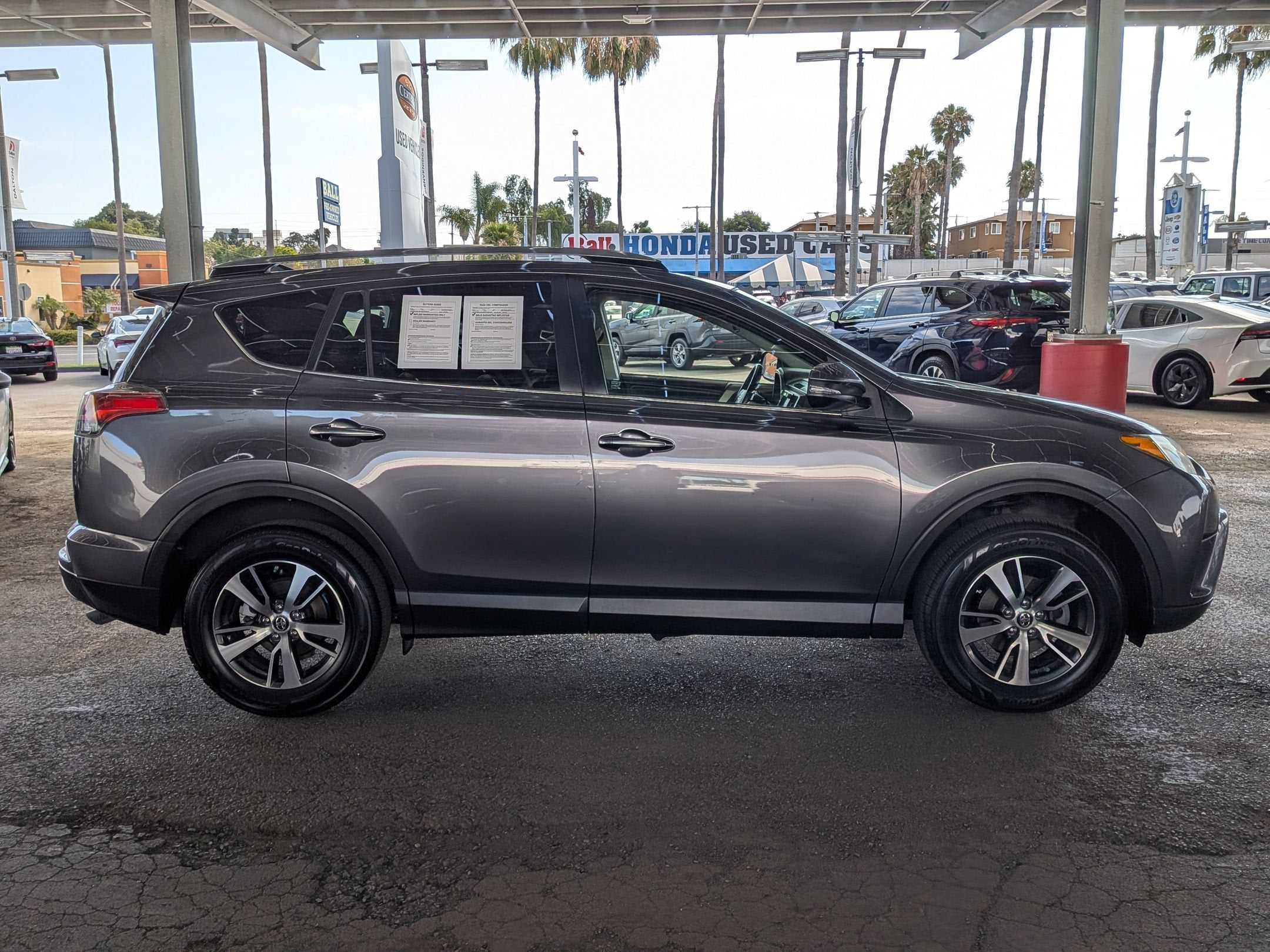 2018 Toyota RAV4 — detail view